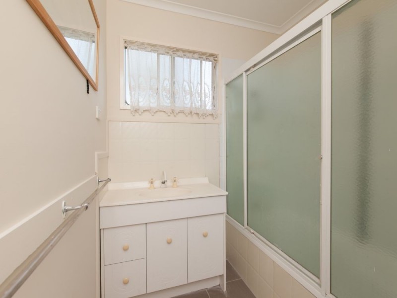 36 Maple St, Kingston QLD 4114