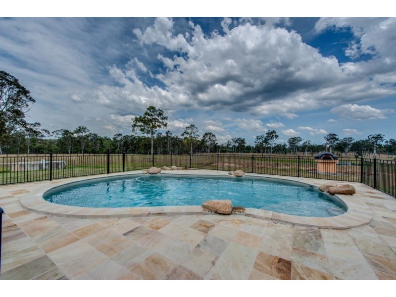 135 Dairy Creek Rd, Buccan QLD 4207