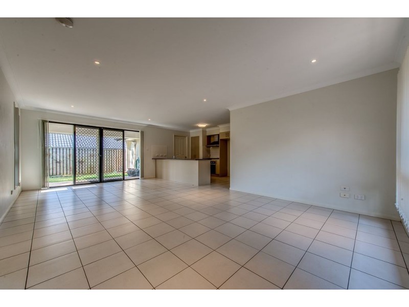 15 Juniper Street, Heathwood QLD 4110