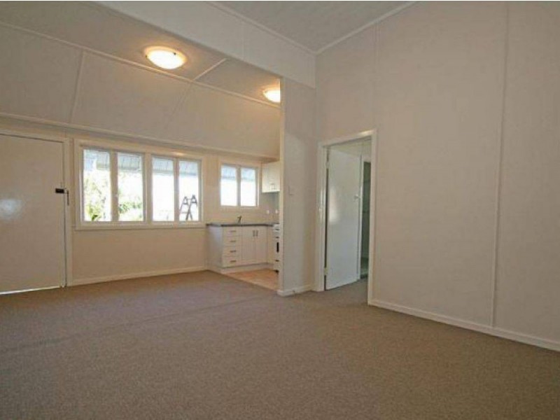 2/18 Norman Street, Wooloowin QLD 4030