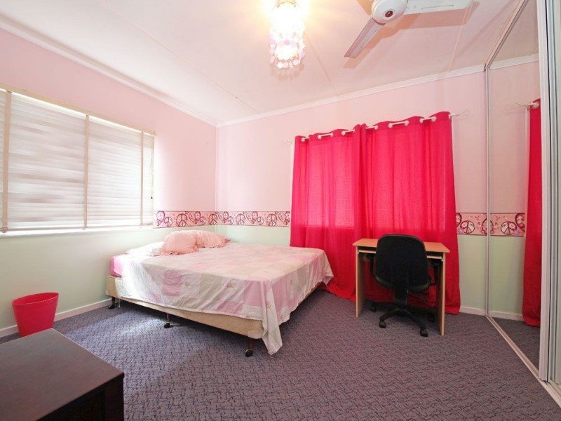 37 Sunwell Street, Brighton QLD 4017