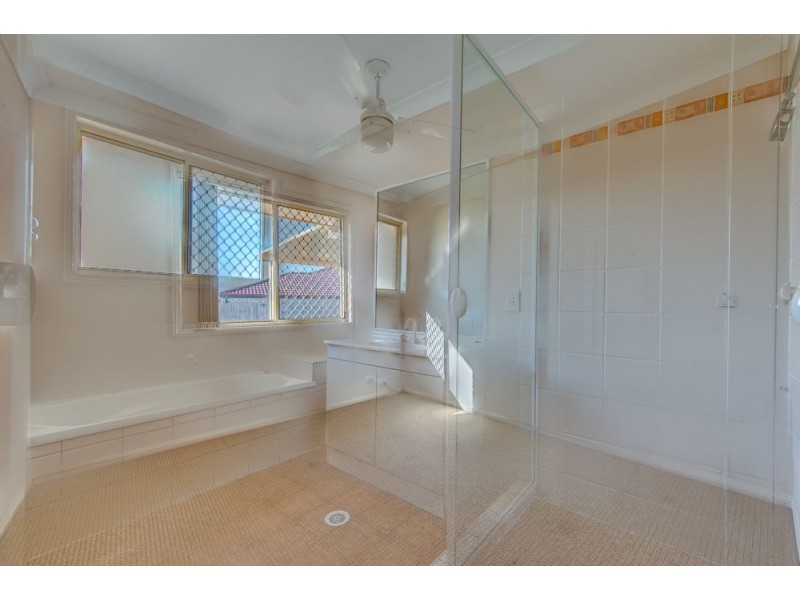 31 Vanessa Crt, Camira QLD 4300