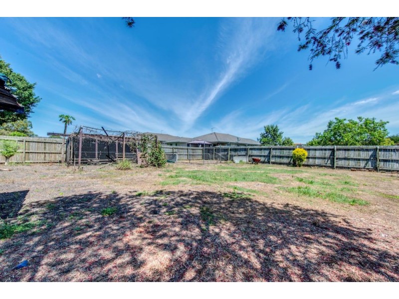 32 Barry Drive, Redbank Plains QLD 4301