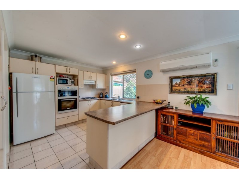 28 Collina Crescent, Forest Lake QLD 4078