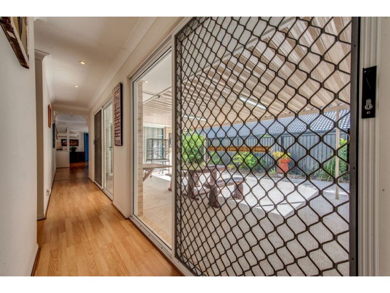 28 Collina Crescent, Forest Lake QLD 4078