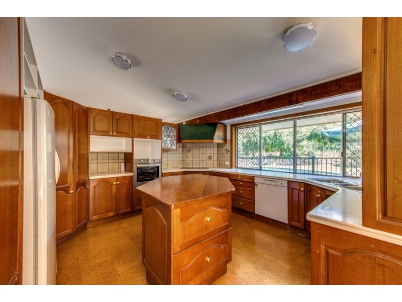 1167 Mt Gravatt Capalaba Rd, Burbank QLD 4156