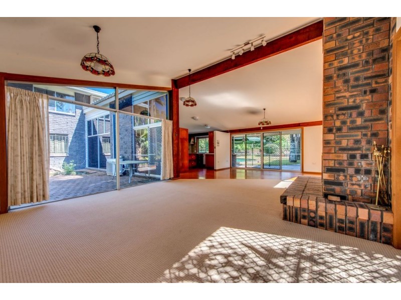 1167 Mt Gravatt Capalaba Rd, Burbank QLD 4156