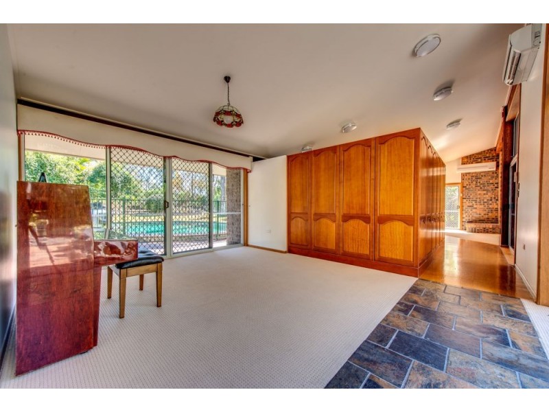 1167 Mt Gravatt Capalaba Rd, Burbank QLD 4156