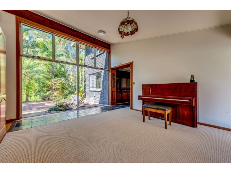 1167 Mt Gravatt Capalaba Rd, Burbank QLD 4156
