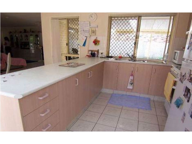 18 Rimu Crescent, Forest Lake QLD 4078