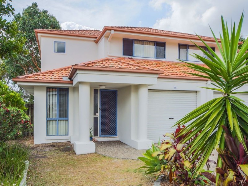 30/2 Studio Drive, Pacific Pines QLD 4211