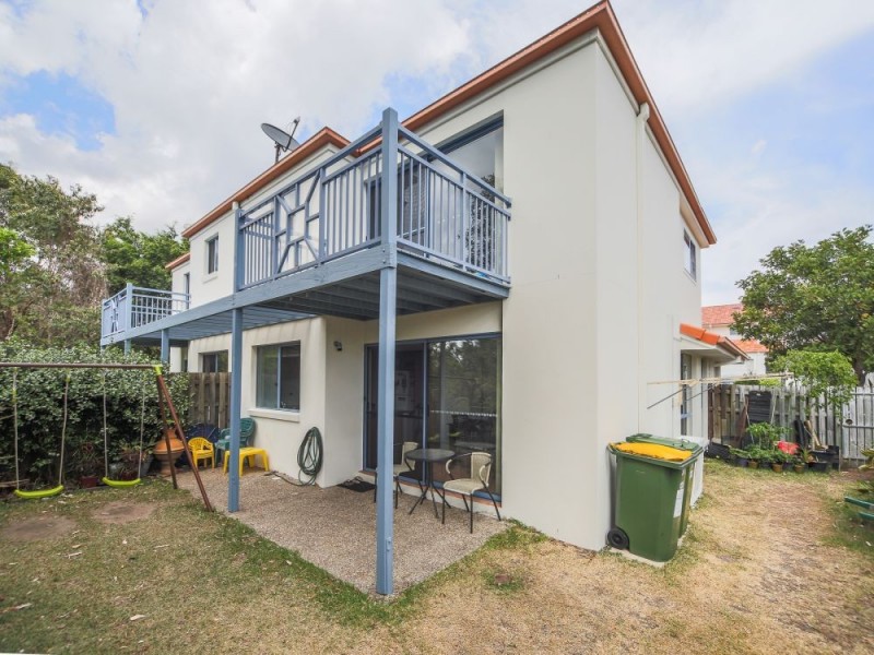 30/2 Studio Drive, Pacific Pines QLD 4211