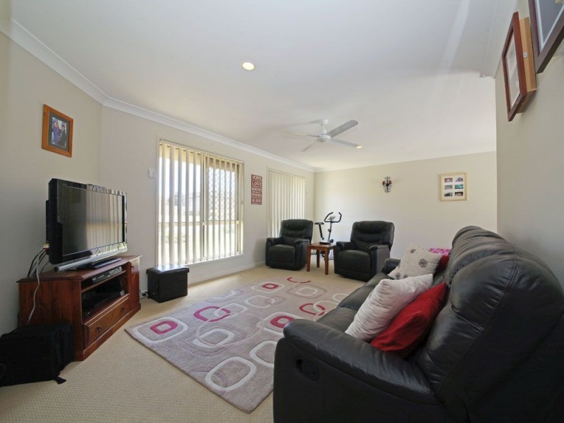 17 Riverbend Crescent, Morayfield QLD 4506