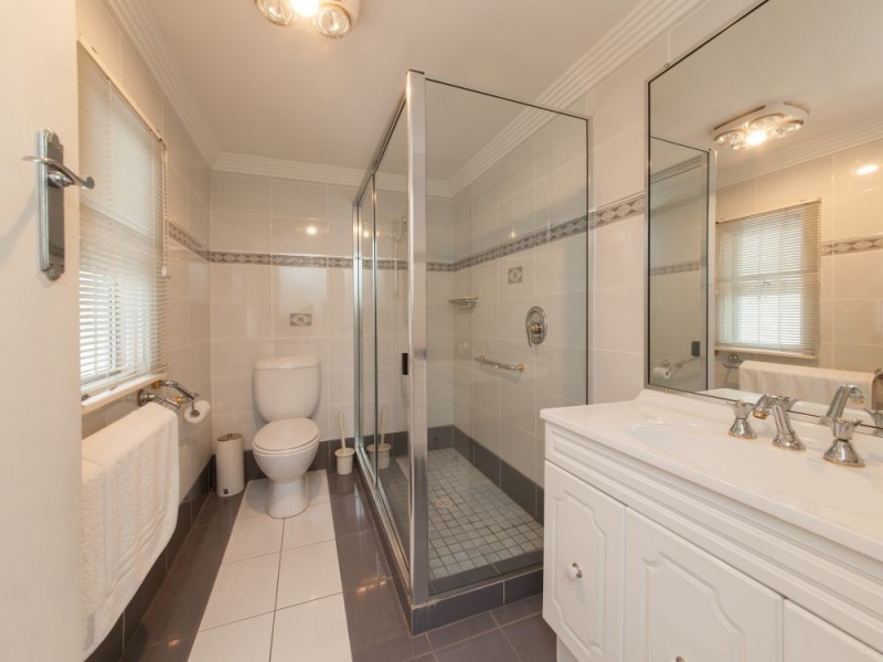 15 Baynes Street, Highgate Hill QLD 4101