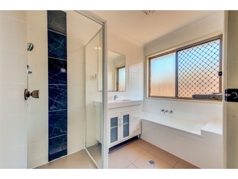 69 Wallaroo Way, Doolandella QLD 4077