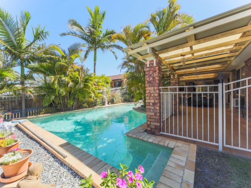 17 Melbourne Road, Arundel QLD 4214