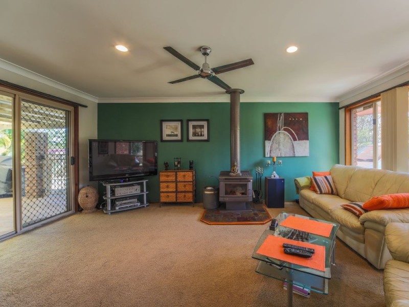 17 Melbourne Road, Arundel QLD 4214