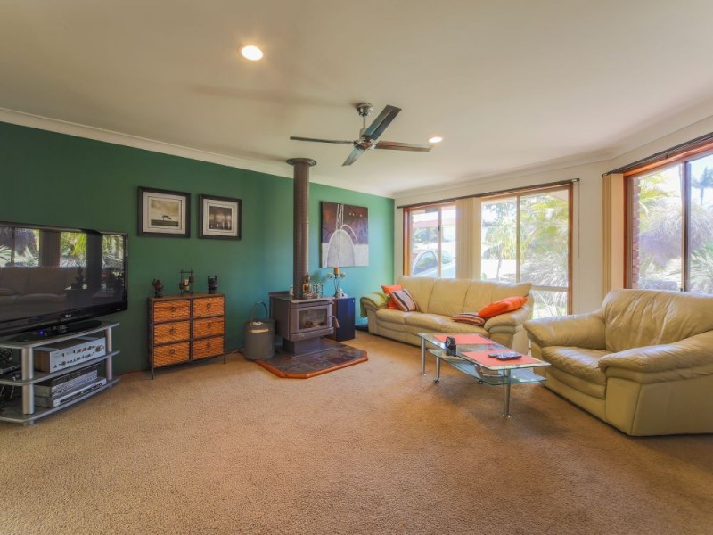 17 Melbourne Road, Arundel QLD 4214