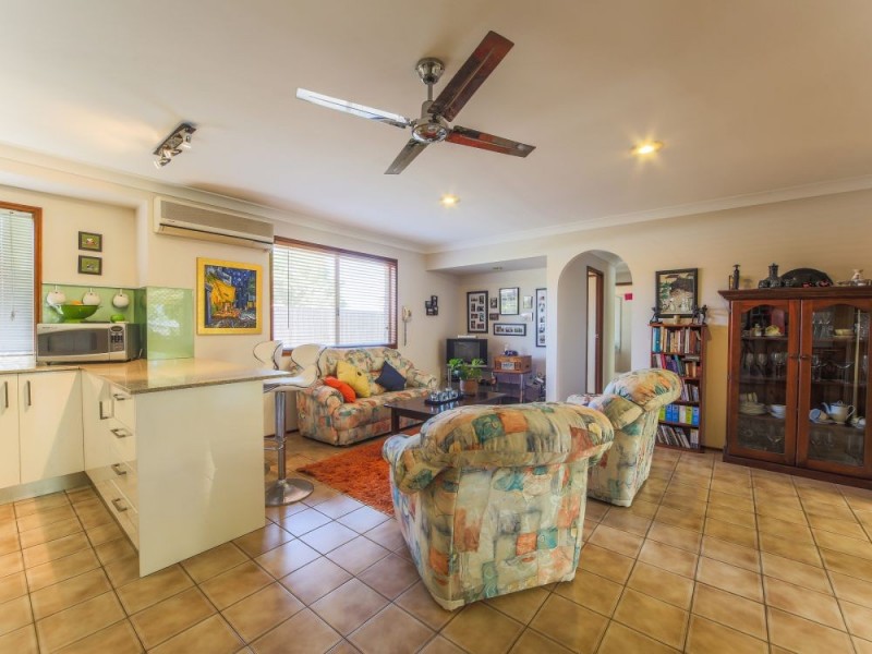 17 Melbourne Road, Arundel QLD 4214