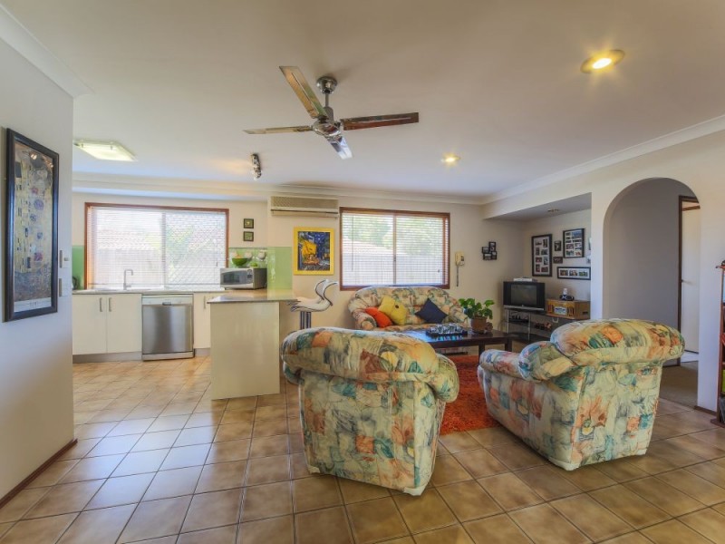 17 Melbourne Road, Arundel QLD 4214