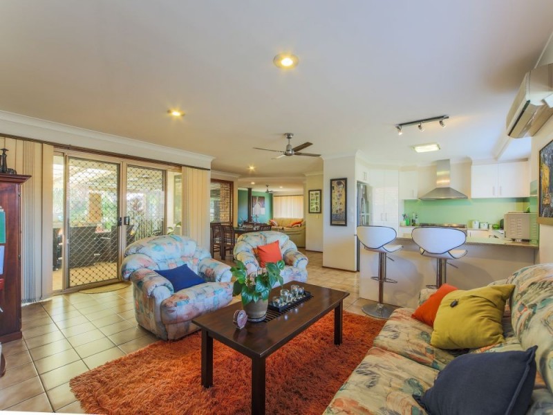 17 Melbourne Road, Arundel QLD 4214