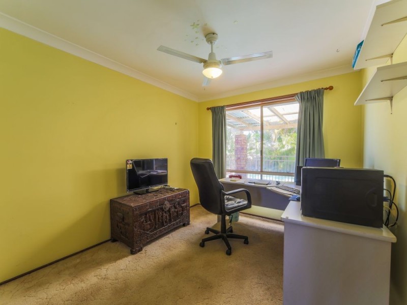 17 Melbourne Road, Arundel QLD 4214