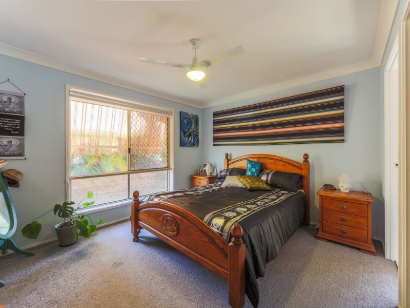 17 Melbourne Road, Arundel QLD 4214