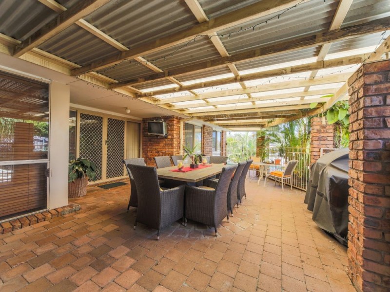 17 Melbourne Road, Arundel QLD 4214