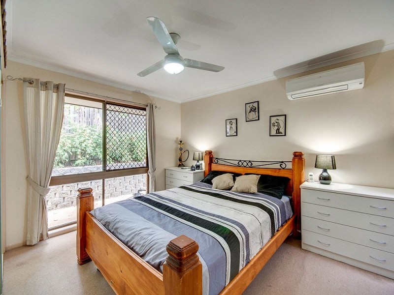 8 St Denis Court, Petrie QLD 4502