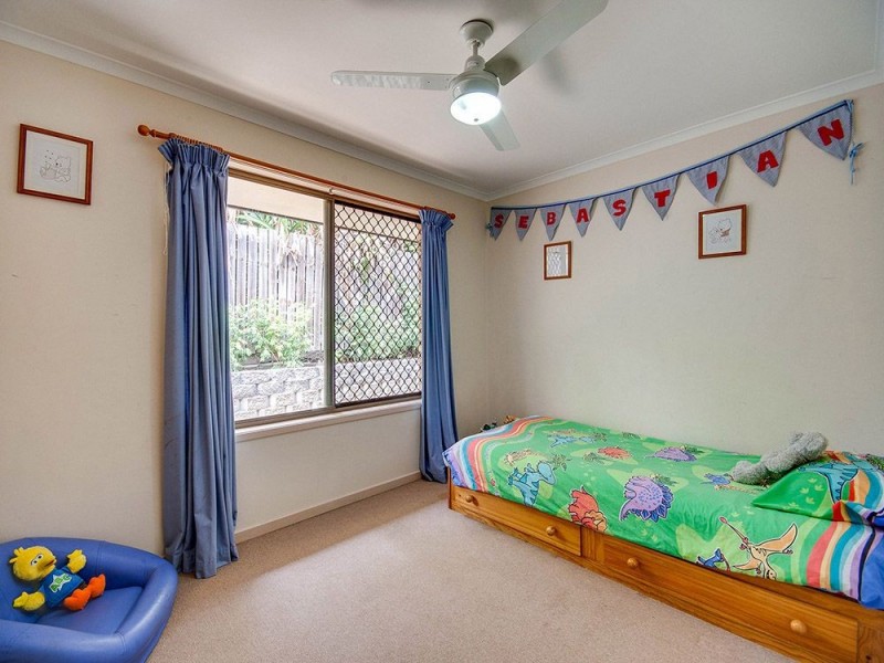 8 St Denis Court, Petrie QLD 4502