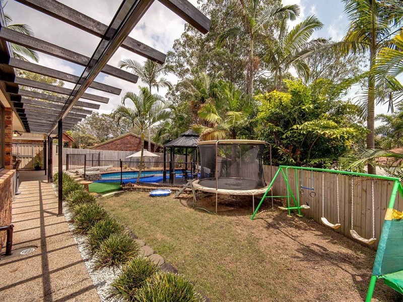 8 St Denis Court, Petrie QLD 4502