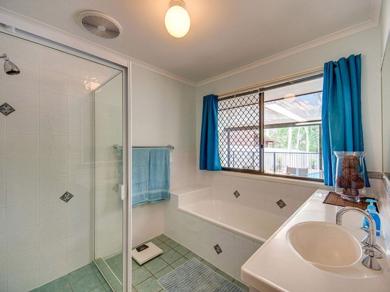 8 St Denis Court, Petrie QLD 4502