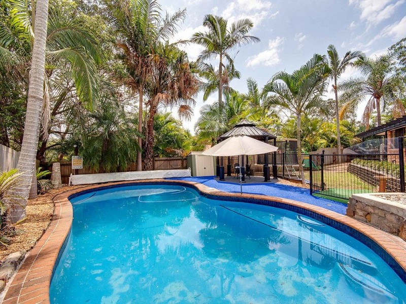 8 St Denis Court, Petrie QLD 4502
