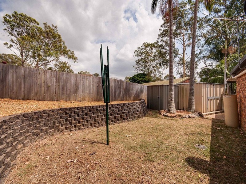 8 St Denis Court, Petrie QLD 4502