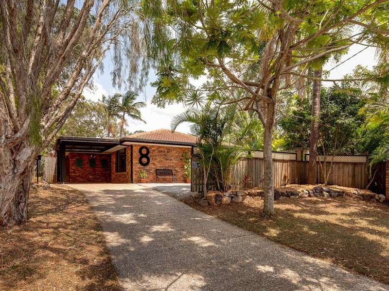 8 St Denis Court, Petrie QLD 4502