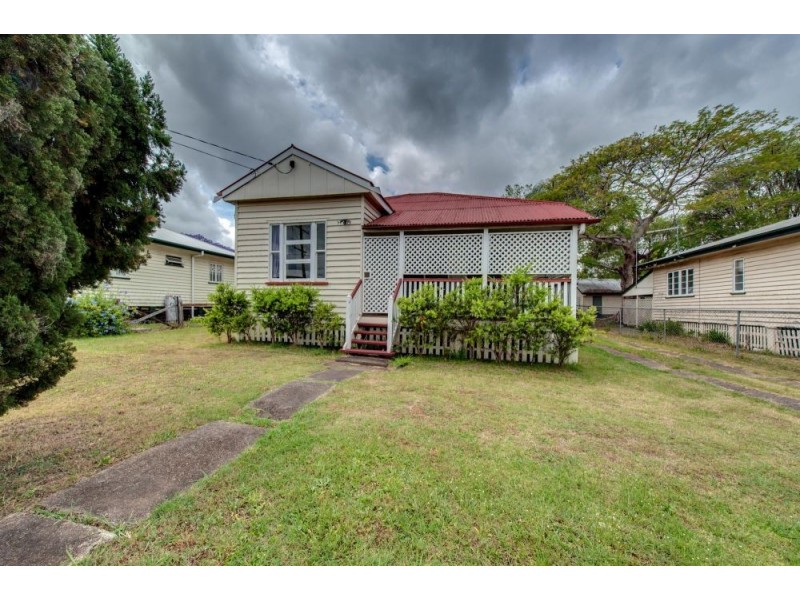 154a South Station Road, Silkstone QLD 4304