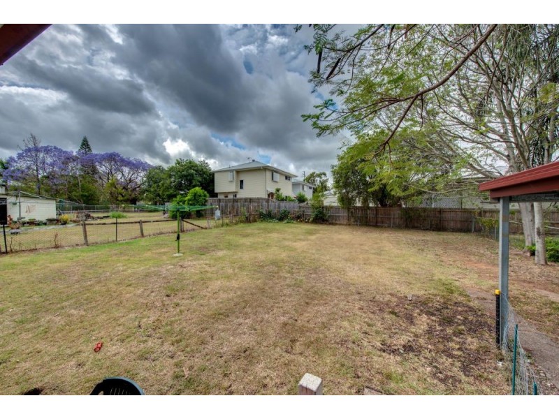 154a South Station Road, Silkstone QLD 4304