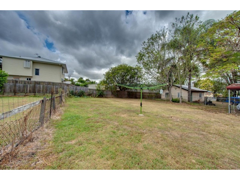 154a South Station Road, Silkstone QLD 4304