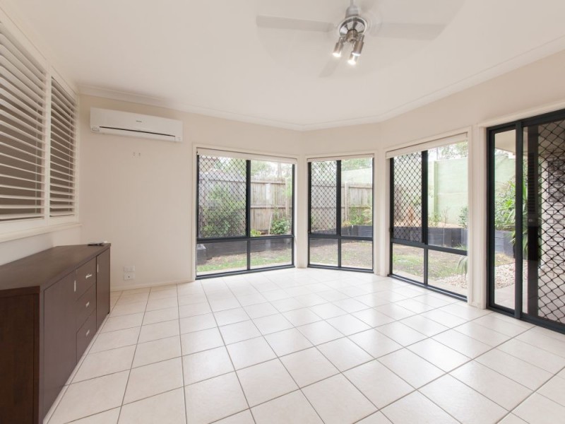 15 Dandenong Street, Forest Lake QLD 4078