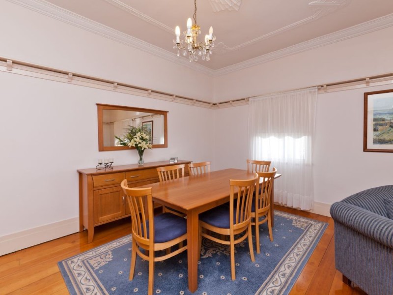 63 Donald Street, Camp Hill QLD 4152