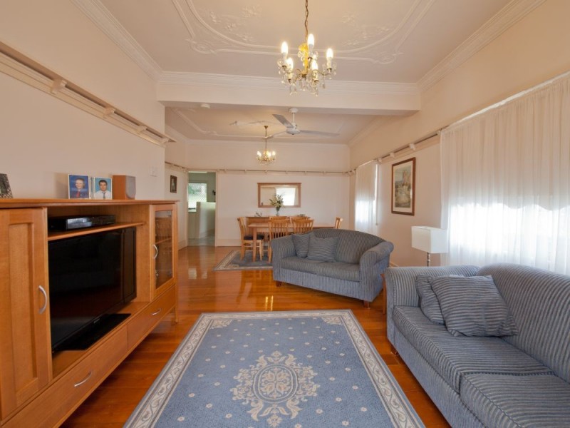 63 Donald Street, Camp Hill QLD 4152