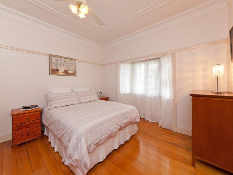 63 Donald Street, Camp Hill QLD 4152