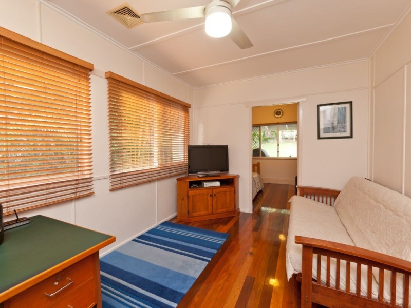 63 Donald Street, Camp Hill QLD 4152