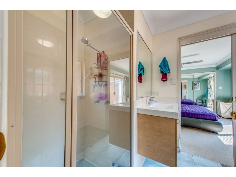 48 Rimu Crescent, Forest Lake QLD 4078