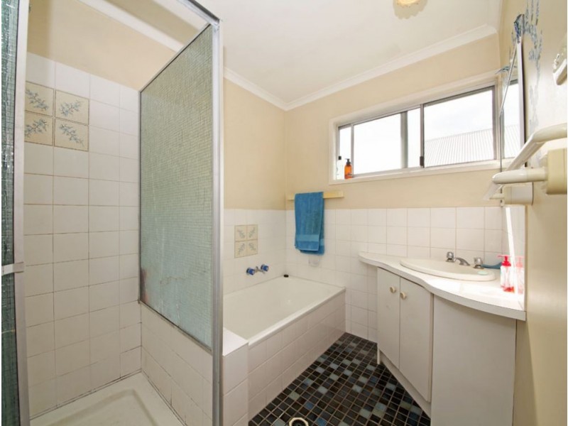 1a Station Ave, Northgate QLD 4013