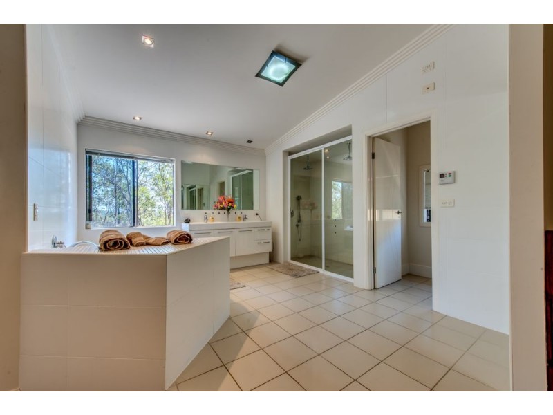 8 Eugene Street, Bellbird Park QLD 4300