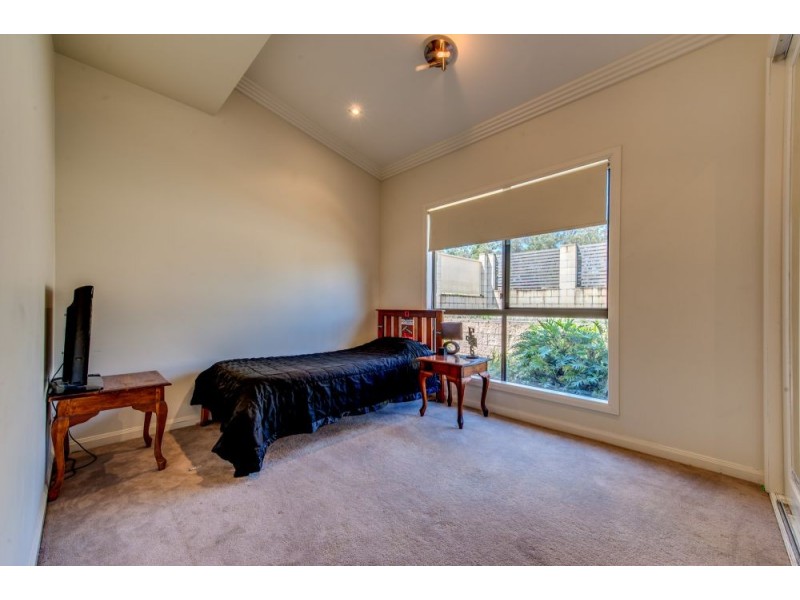 8 Eugene Street, Bellbird Park QLD 4300