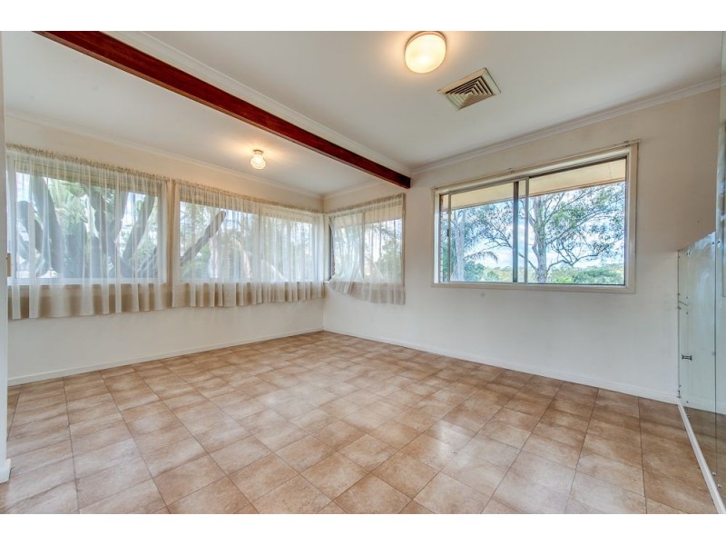 71 Barclay Street, Bundamba QLD 4304