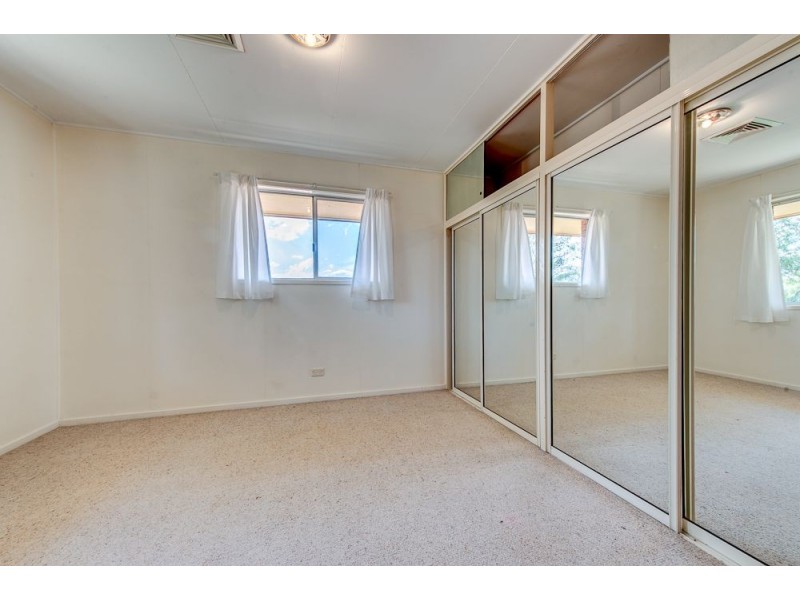 71 Barclay Street, Bundamba QLD 4304
