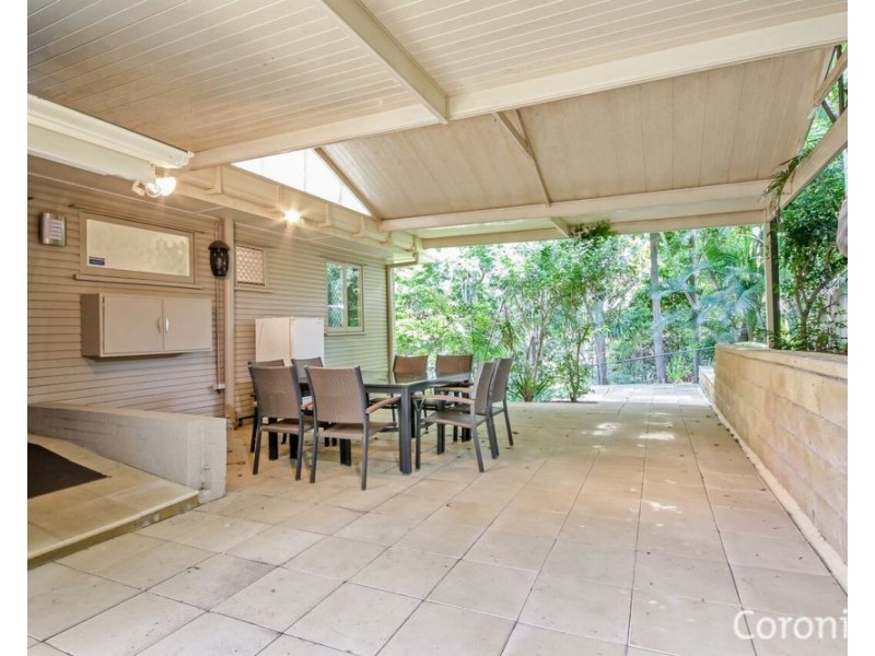 25 Dobell Street, Indooroopilly QLD 4068